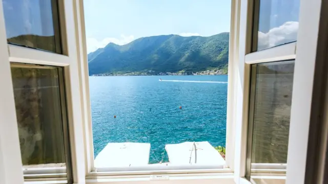 Ventana con vista al mar