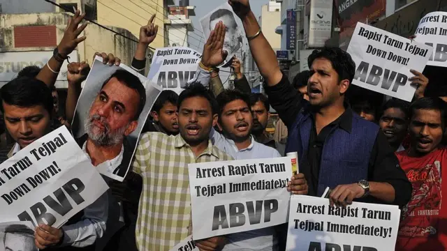 ભાજપની સ્ટુડન્ટ વિંગ અખિલ ભારતીય વિદ્યાર્થી પરિષદ દ્વારા 2013માં તેજપાલ અને તહેલકા વિરુદ્ધ દેખાવો