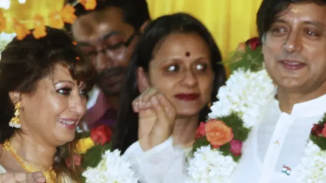 சஷி தரூர் - சுனந்தா புஷ்கர்