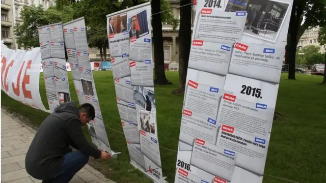 Izložba o lažima Vučića