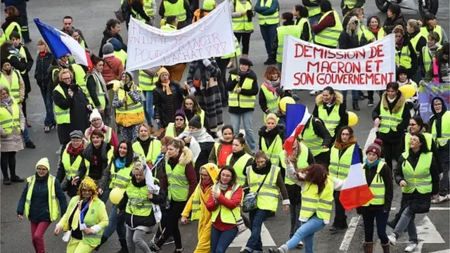 Une manifestation des "gilets jaunes" dans la ville de Le Mans, située dans le nord-ouest du pays, samedi 13 janvier.