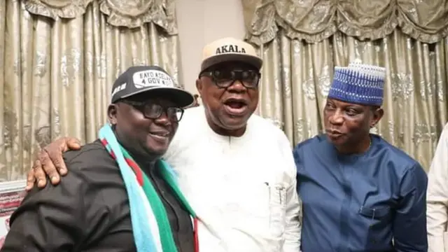 Adebayo Akala pẹlu Adebayo Adelabu