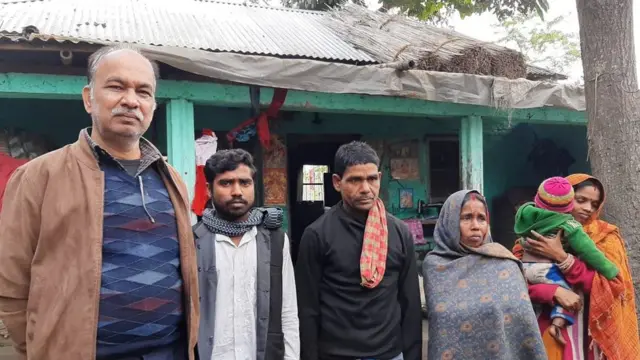 अपने पति रंजीत पासवान और बच्चों के साथ सोनिया