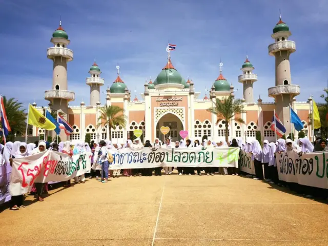 ชายแดนใต้, มุสลิม, ผู้หญิง, เครือข่ายผู้หญิง, สามจังหวัด, ความขัดแย้ง, ฐิตินบ โกมลนิมิ, วันสตรีสากล,