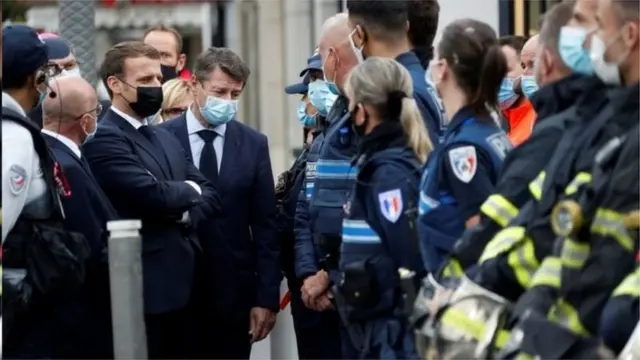 ایمانویل میکخواں، فرانس، مسلمان