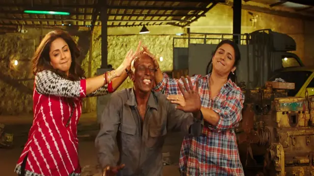 ராதிகா மற்றும் ரேவதி