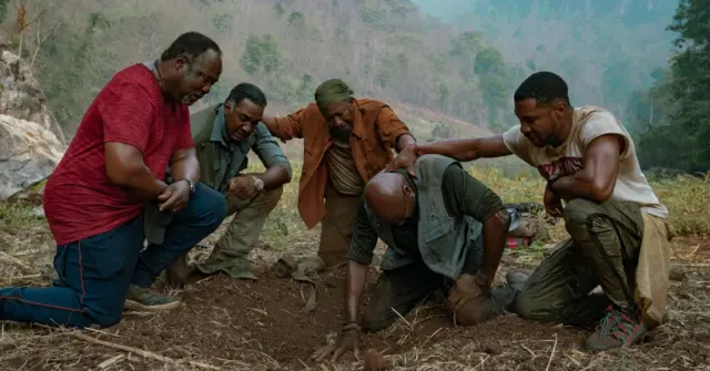 Una escena de la película "Da Five Bloods"