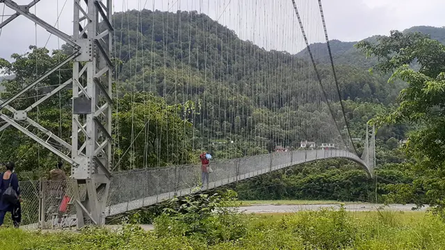 झोलुङ्गे पुल