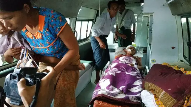 ကိုရင်လေးကတော့ ခန္ဓာကိုယ်အပြင်ဘက်မှာ ဒဏ်ရာတွေအများအပြားရ