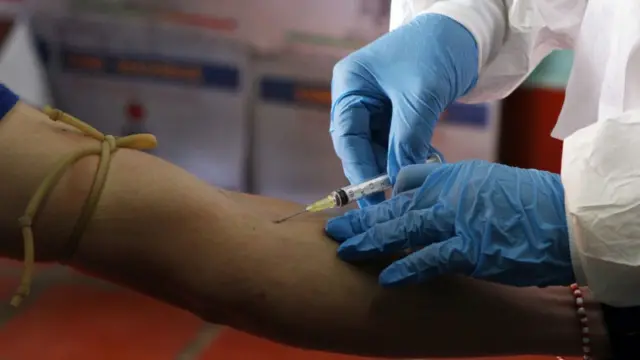 Inyección intravenosa.