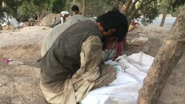 بعضی معتادان در هرات افغانستان می‌گویند ایرانی‌اند