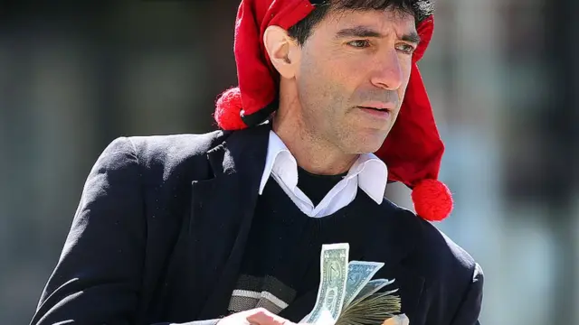Pesin wey dey gove money out