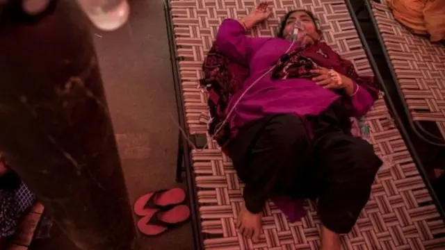 કોરોના દર્દી ખાટલા પર