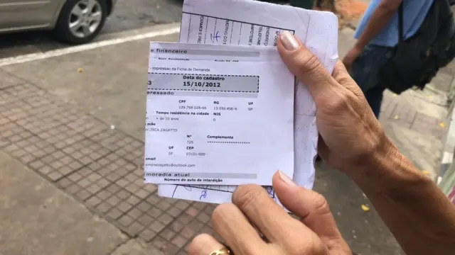 Documento da Cohab que mostra o cadastroarbety cnpjSimone Cabral na fila da moradia