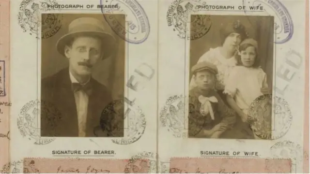 جواز سفر جيمس جويس إبان الحرب، تضمن صورة عائلته لغرض السفر الجماعي