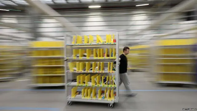 ਇੱਕ ਵੈੱਬਸਾਈਟ ਮੁਤਾਬਕ ਐਮਾਜ਼ੌਨ ਵਿੱਚ ਰੋਬੋਟਸ ਨੇ ਕੁਝ ਮੁਲਾਜ਼ਮਾਂ ਨੂੰ ਨੌਕਰੀ ਚੋਂ ਕੱਢ ਦਿੱਤਾ ਹੈ