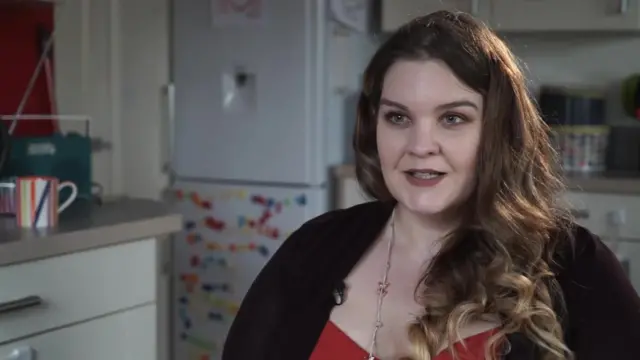 새러 미첼 흄은 병가를 쓰는 대신 계속 출근했다