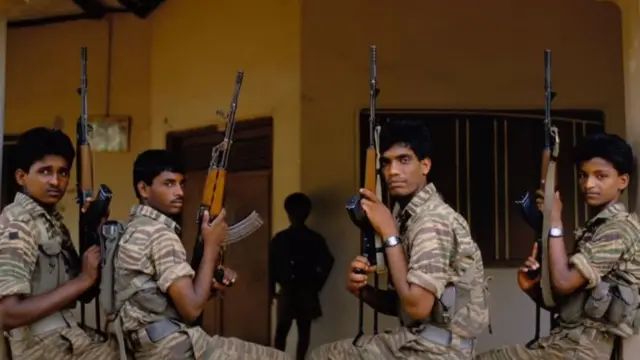 மிதவாதப் போராட்டத்தைவிட, ஆயுதம் ஏந்திப் போராடுவதையே இளைஞர்கள் அதிகளவில் ஆர்வம் காட்டினார்கள்