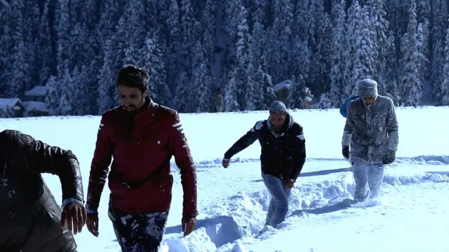 گلمرگ میں سیاح