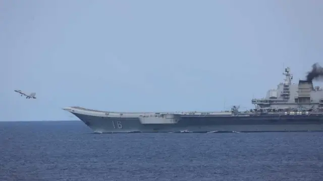 1/350 中国海軍航空母艦　『遼寧』 中国人民解放軍海軍 航空母艦 遼寧 (プラモデル) - ホビーサーチ