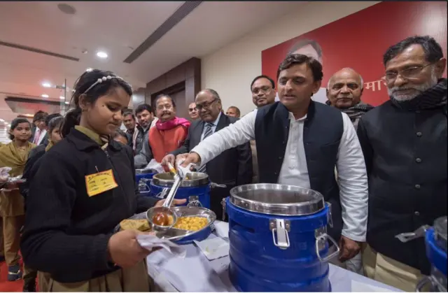 अखिलेश यादव