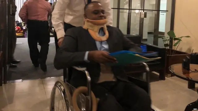 සාක්ෂි ලබා දීමට නියෝජ්‍ය පොලිස්පති නාලක සිල්වා පැමිණියේ රෝද පුටුවක් ආධාරයෙනි