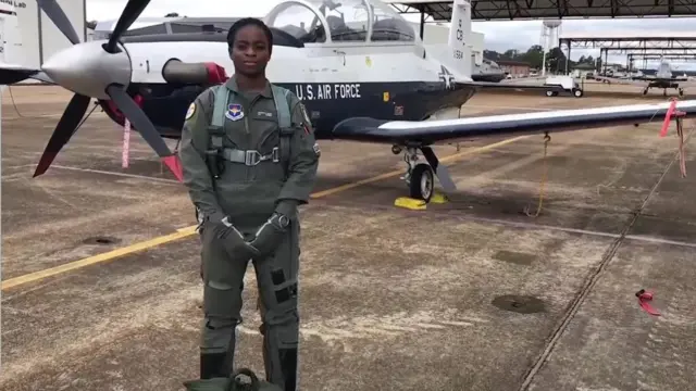 Awakọ baalu ologun ofurufu