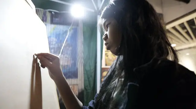 จับดินสอ