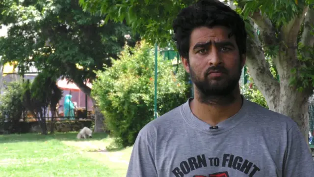 یونیورسٹی طالب علم عاقب ملک