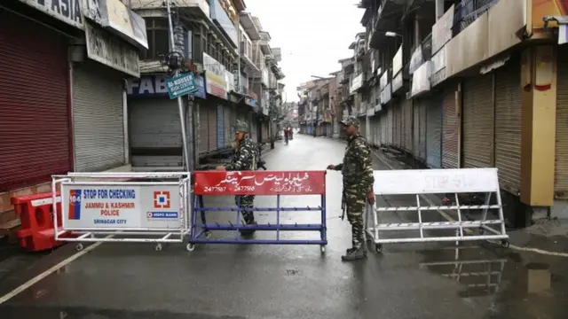 सुरक्षाबलों के जवान