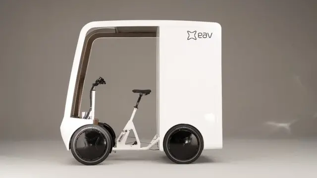 حداکثر سرعت وانت پدالی EAV بیست و پنج کیلومتر در ساعت است