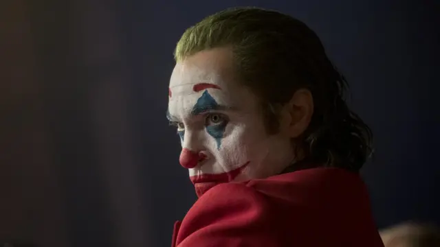 Joaquín Phoenix como Joker