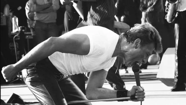 Джонні Холлідей