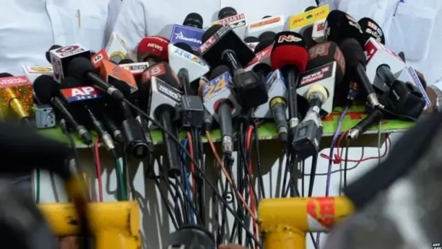 विविध माध्यमांचे माईक