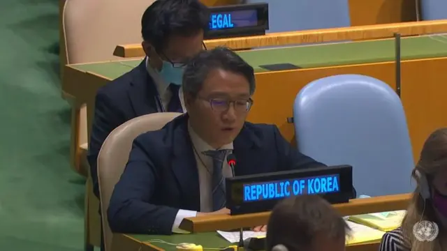 တောင်ကိုရီးယားကိုယ်စားလှယ် ဆွေးနွေးစဉ်