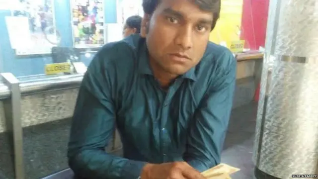 मुंबई में सिनेमा घर में एक दर्शक