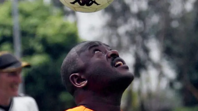 Nkurunziza ni mcheza soka mashuhuri pia nchini Burundi