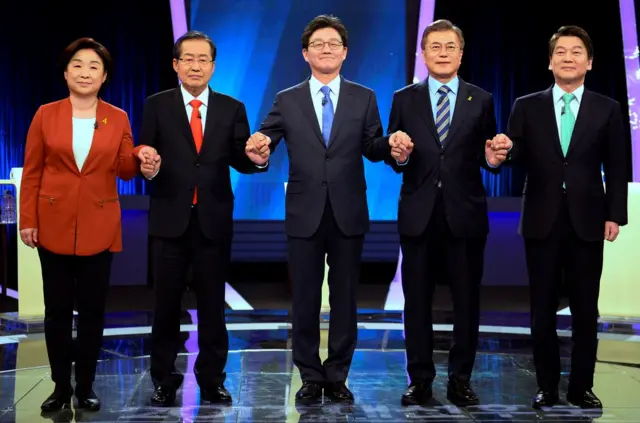 韩国总统候选人：（从左至右）沈相奵、洪准勺、刘承旼、文在寅和安哲秀