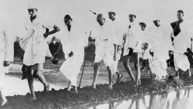 દક્ષિણ ગુજરાતમાં ગાંધીજીએ કરેલો મીઠાનો સત્યાગ્રહ અહિંસક આંદોલનના ઇતિહાસમાં સીમાચિહ્નરૂપ