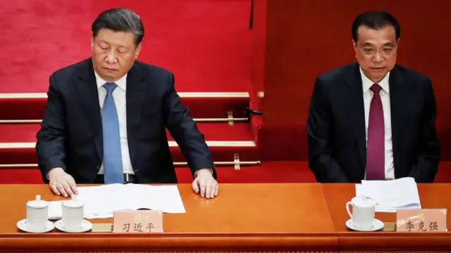 习近平（左）与李克强（右）在全国两会会议上（4/3/2023）