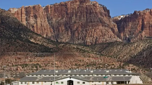 Комуна мормонів