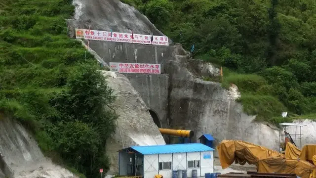 मेलम्चीको पानी झर्ने स्थान