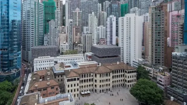 타이퀀 문화예술센터, 헤르조크 앤드 드 뫼롱