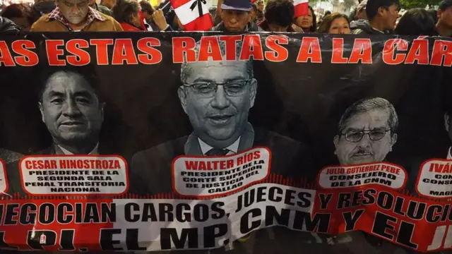 Protesta contra la corrupción en el sistema de justicia peruano.