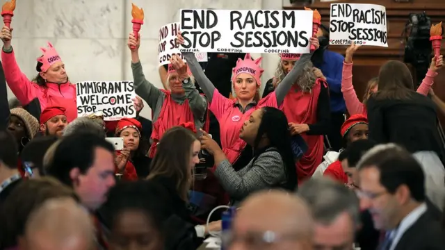 Акции протеста против назначения Сешнса