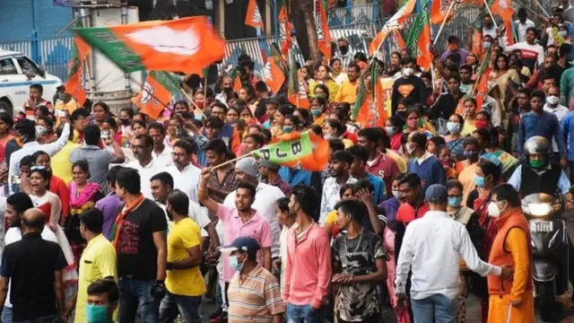"मोदी-ममतांना कोरोनाची पर्वा नाही, आम्ही काय करणार" डॉक्टरांचं निवडणूक आयोगाला पत्र