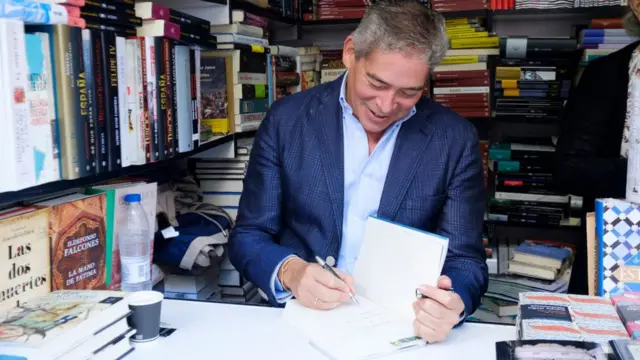 Boris Izaguirre en la feria del libro de Madrid.