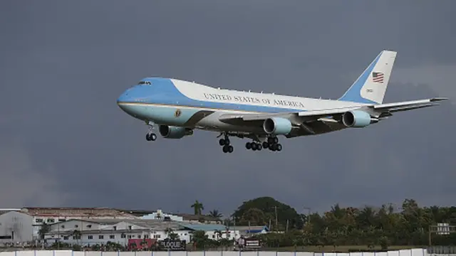 అమెరికా అధ్యక్షుడు ప్రయాణించే ఎయిర్ ఫోర్స్ వన్ విమానం