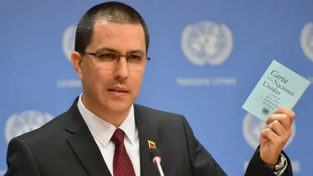 El canciller de Venezuela, Jorge Arreaza, aseguró que los militares no atacarán a civiles desarmados.