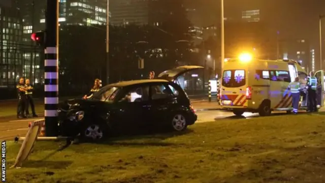 Taxi wey don crash for Amsterdam, di Netherlands